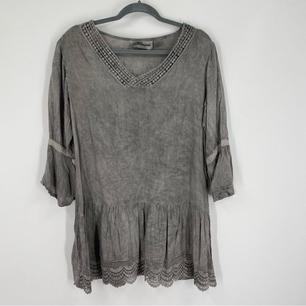 Henn Women’s V Neck 3/4 sleeve Gray Tunic Blouse size S/M